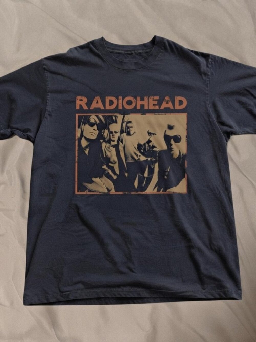 Black T-shirt Gildan Graphic with Radiohead